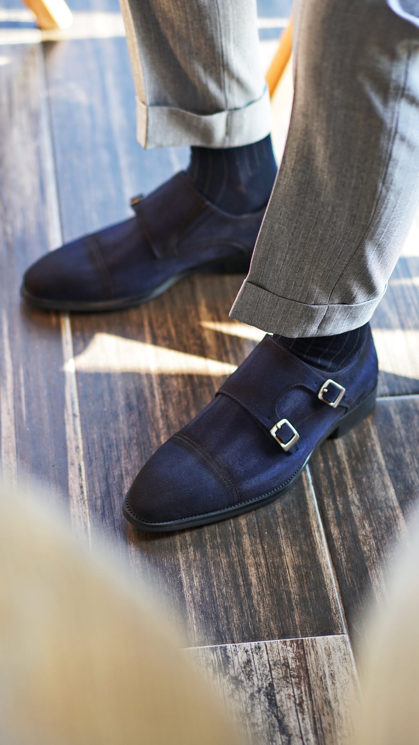Zapatos Moncks con Doble Hebilla CornideModa: Distinción Artesanal en Cuero Puro