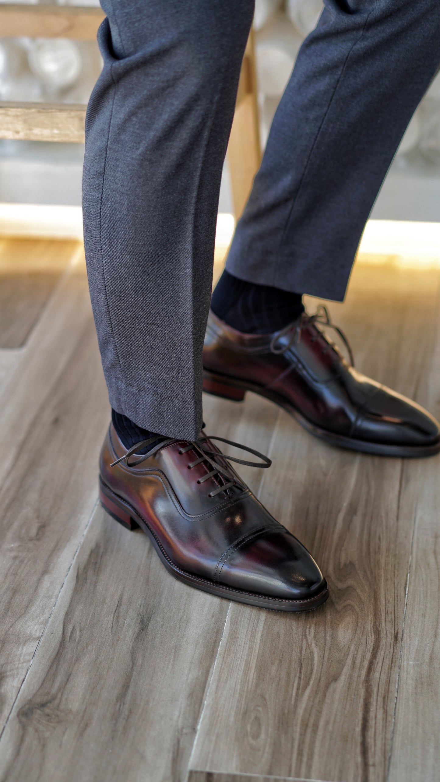 Zapatos Derby Elegance CornideModa: Refinamiento Artesanal en Cuero Auténtico
